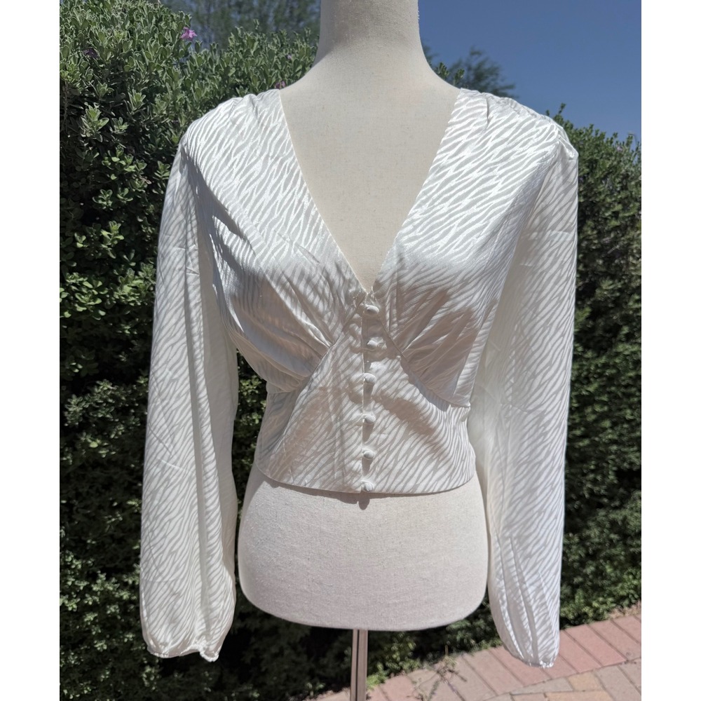 Milk & Honey White Zebra Jacquard Satin V-Neck Button Front Puff Sleeve Blouse